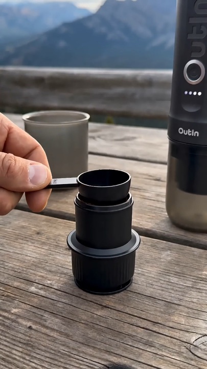 Portable coffee maker video example